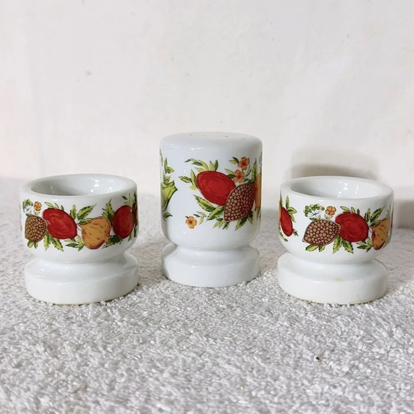 Vintage Spice Of Life 2X Egg Cups And Salt  Shaker - Picture 4 of 9